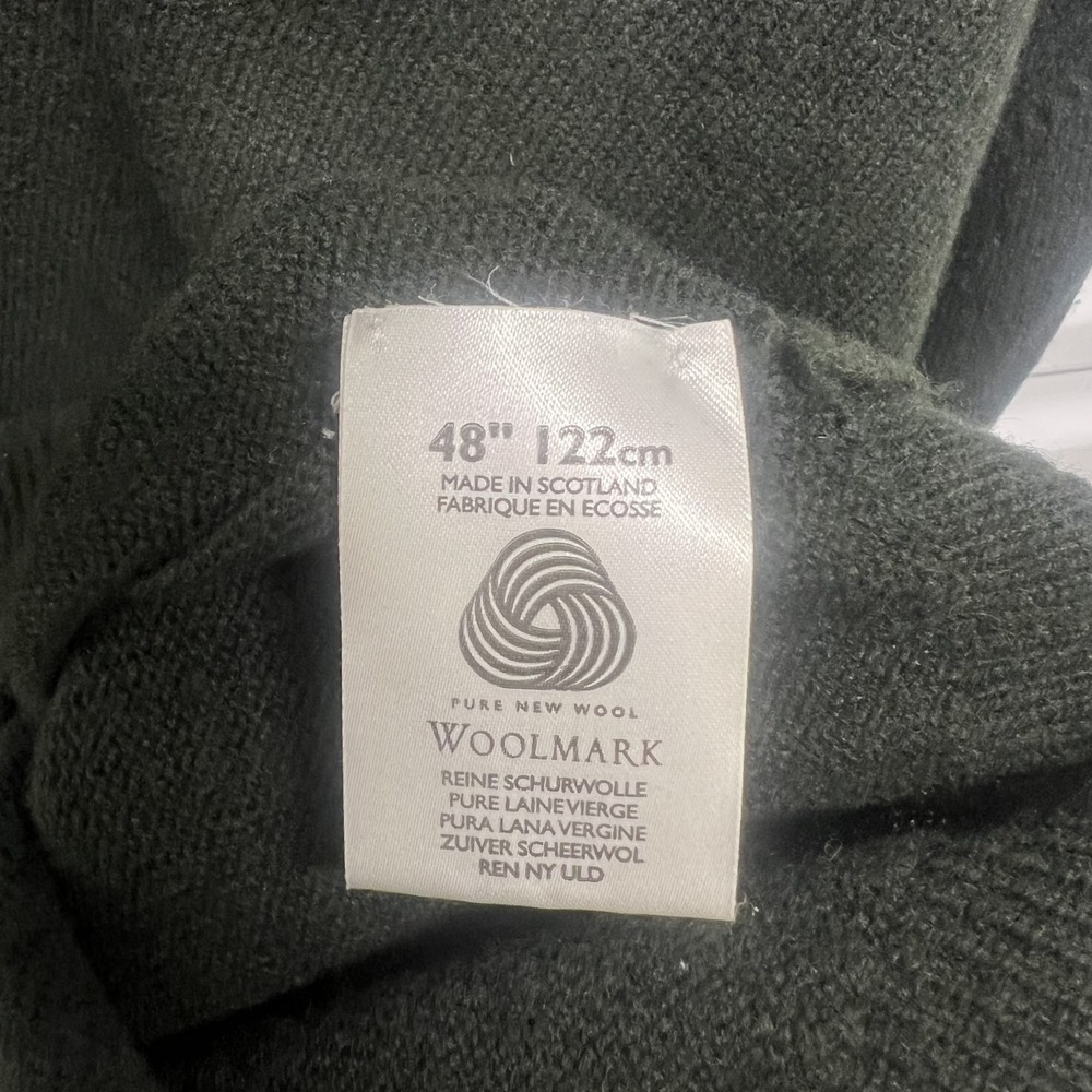 Johnstons Mens V-Neck Sweater Size 48 Pure New Wool Green Scotland Golf Vintage - Picture 4 of 8